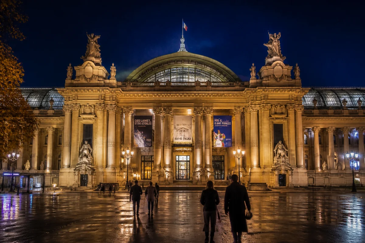 musée du louvre nocturne